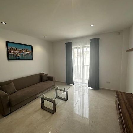 Bright 1 Bedroom Apartment In Noah Apartments, Gzira Eksteriør billede