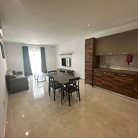 Bright 1 Bedroom Apartment In Noah Apartments, Gzira Eksteriør billede
